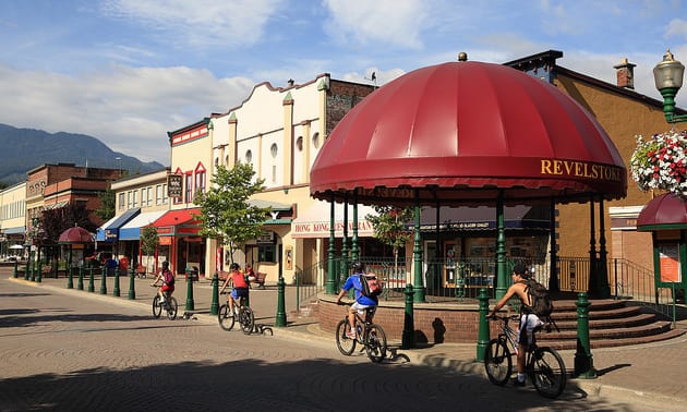 revelstoke-summer-downtown