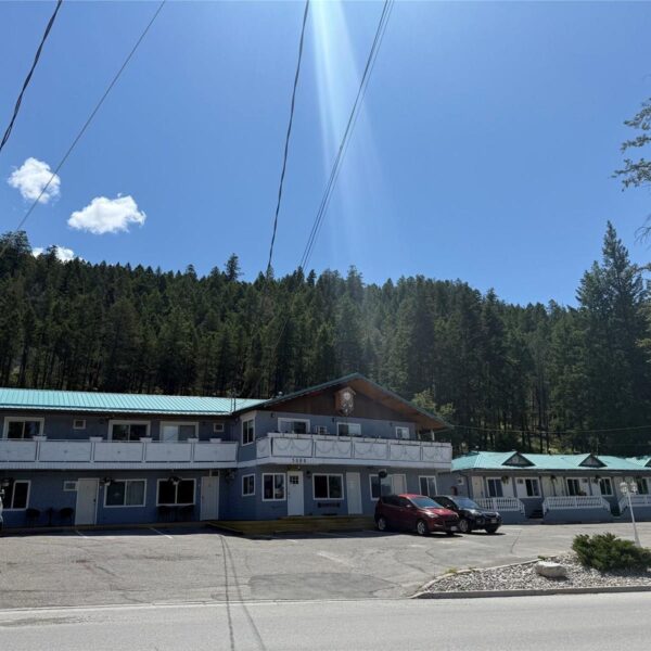 5000 Highway 93, Radium Hot Springs_01_ft