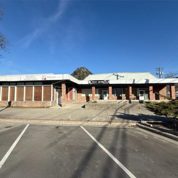 Commercial Building in Grand Forks_01_ft