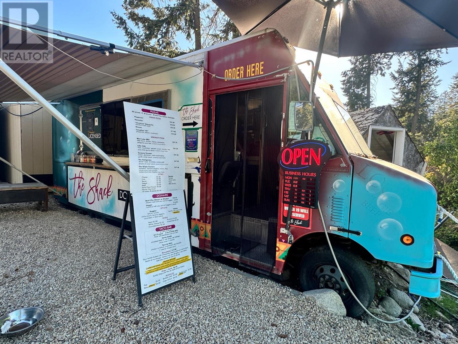 Food Truck with Location Christina Lake