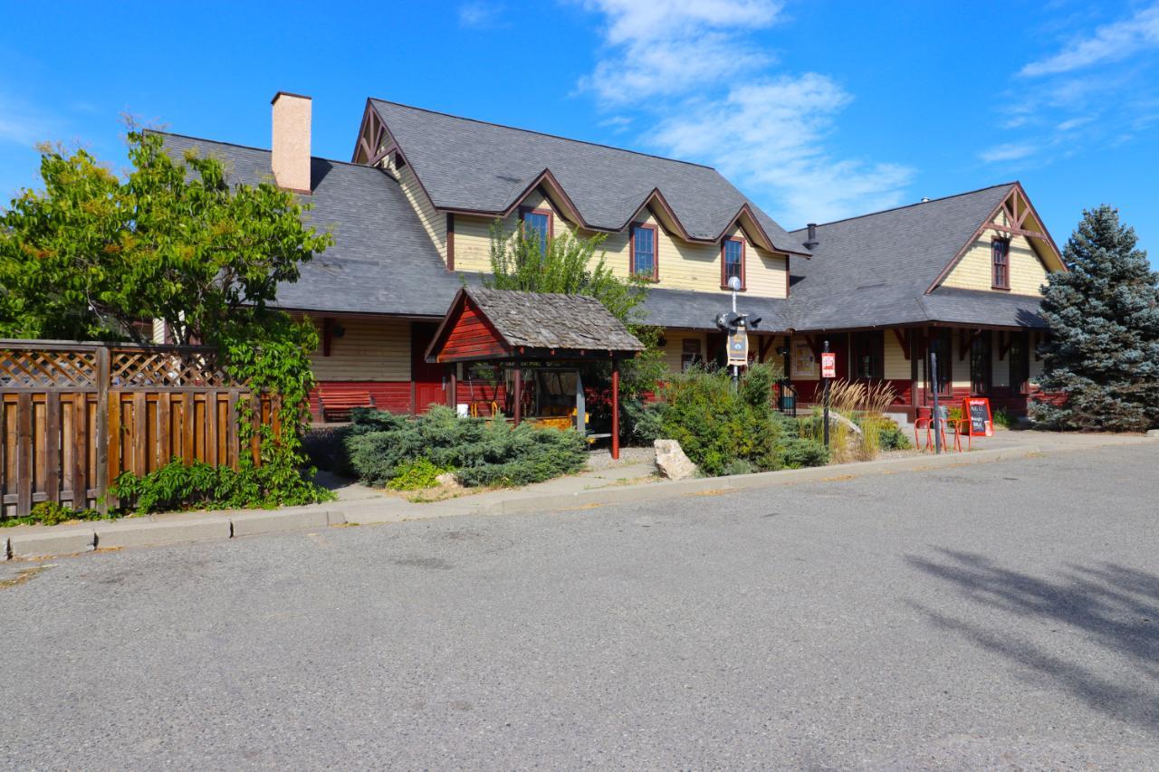 Grand Forks Station Pub_07_ft