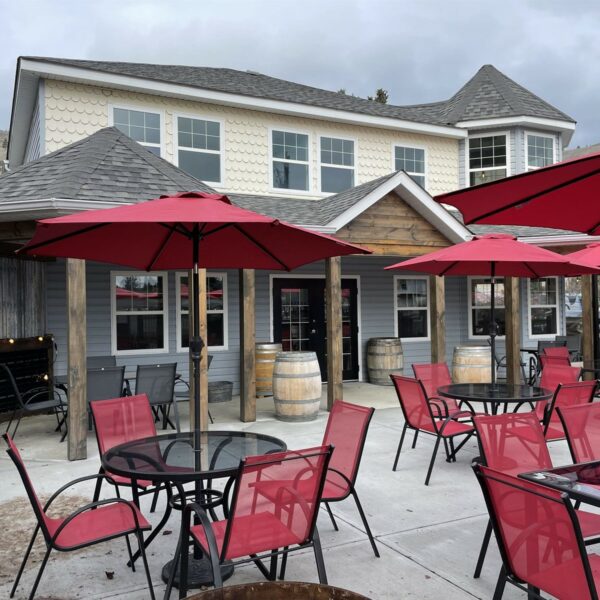 Keg and Kettle Grill in Midway_05_ft