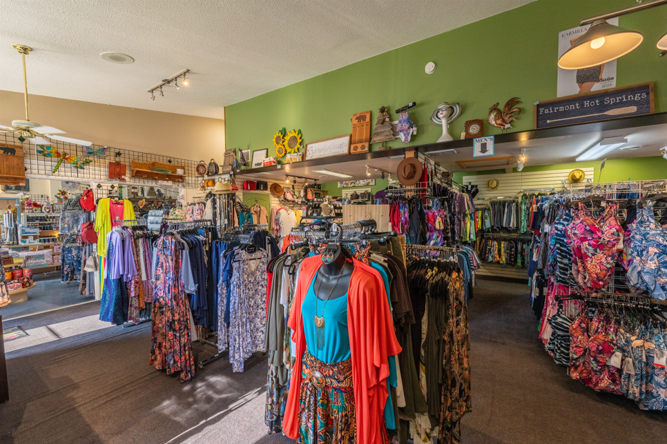 LaGaleriaII_FrontCounter_03