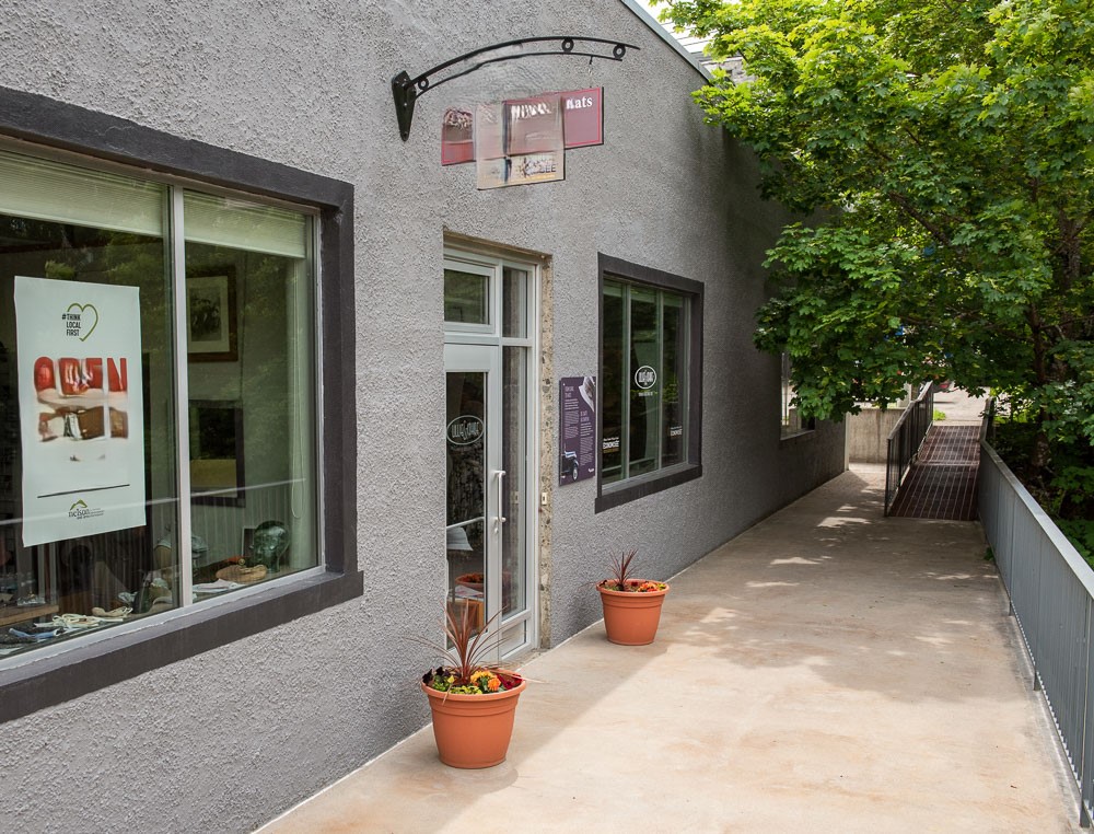 Suite-4-West-Front-Door_025_Nelson_WEB